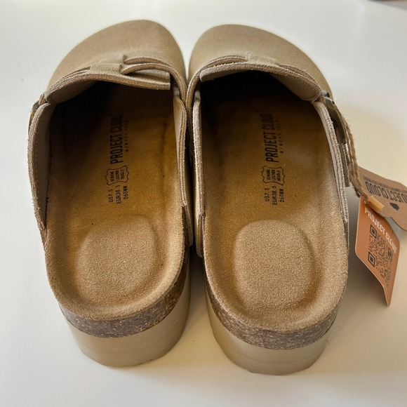 NWT Project Cloud Womens 7.5 Tan Suede Platform Clogs Double Buckle Mules - Picture 6 of 13